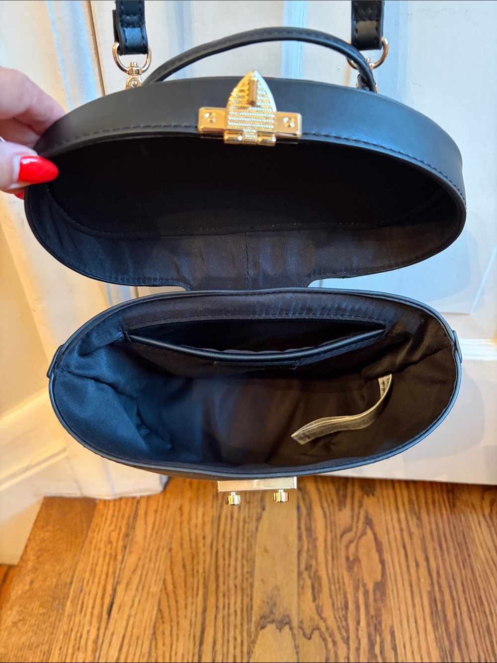 Forever 21 Black Faux-Leather Crossbody Vanity Bag with Gold Hardware - Picture 6 of 12